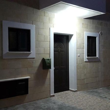 Chris'S Kyklades Holiday Apartment Paralimni Exterior photo